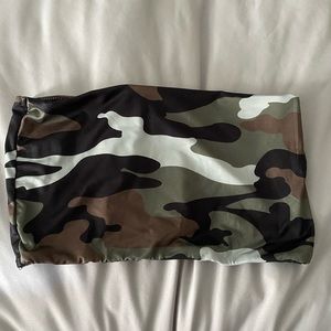Camouflage strapless  crop top